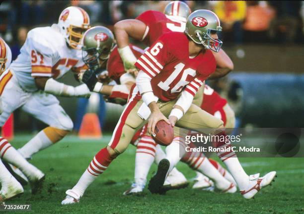 Joe Montana of the San Francisco 49ers in a game against the Tampa Bay Buccaneers on November 18, 1984 in San Francisco, California.