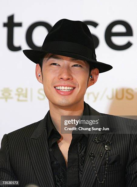Member of the popular Taiwanese boy band F4, Vanness Wu, speaks during a news conference at a Lotte Hotel on March 9, 2007 in Seoul, South Korea. The...