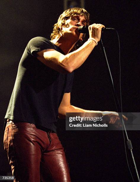 Singer Rob Thomas of the rock group "Matchbox 20" performs live in concert at Melbourne Park November 10, 2000 in Melbourne, Australia.