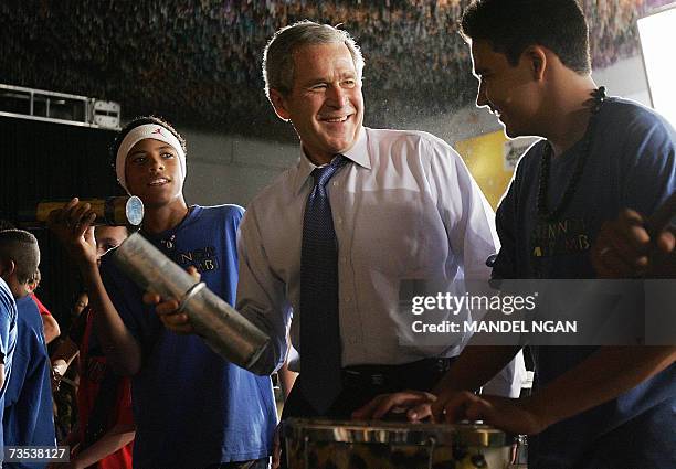 Bush Musical Instrument 15 Murumbi Stock Photos, High-Res Pictures, and Images - Getty Images
