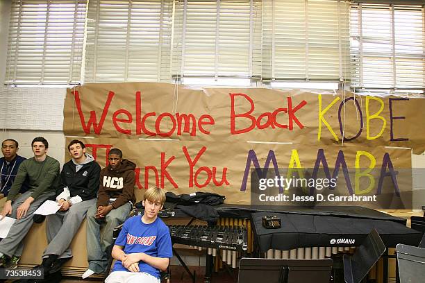 Kobe Bryant of the Los Angeles Lakers is welcomed by a sign made by students while visiting his alma mater, Lower Merion High School March 9, 2007 in...