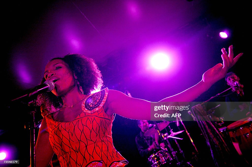 Sentral Sea Singer Cape Verde's singer Lura performs during a concert 10 March 2007 in ...