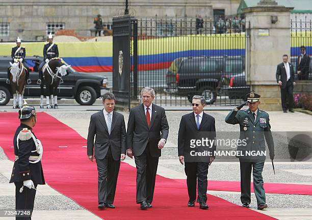 Colombian Defence Minister Juan Manuel Santos , US President George W. Bush , Colombian President Alvaro Uribe and General Juan David Barragan...