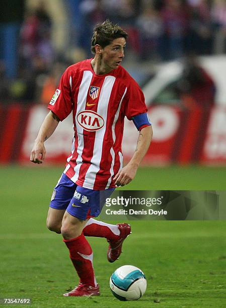 Fernando Torres of Atletico Madrid looks to pass during the Primera Liga match between Atletico Madrid and Deportivo La Coruna at the Vicente...