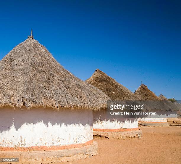 local venda mud huts (homes) - venda stock pictures, royalty-free photos & images