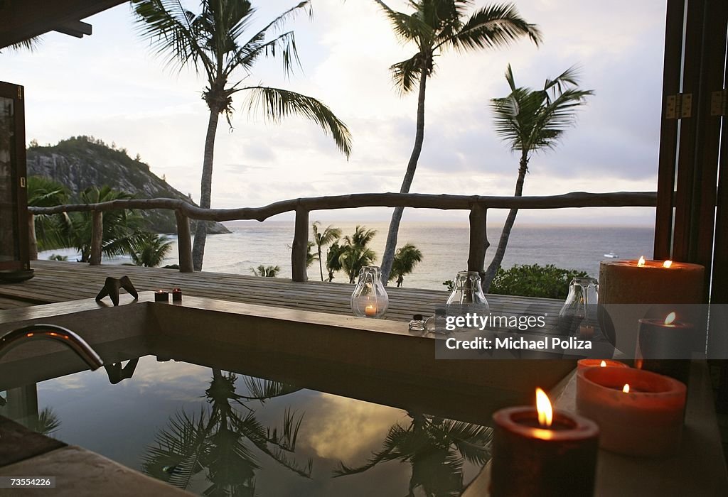 Outdoor Bathtub Overlooking the Ocean