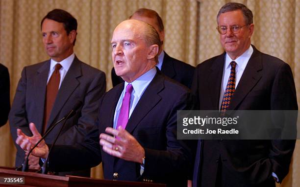 John F. Welch, Jr. Chairman and CEO of General Electric Company speaks to the media after meeting with president-elect George W. Bush January 3, 2001...
