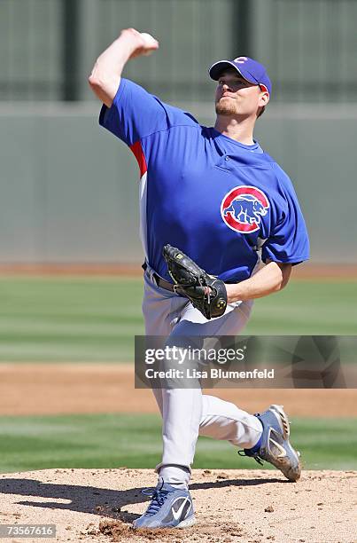 Wade Miller of the Chicago Cubs pitches against the Oakland Athletics at Phoenix Municipal Stadium on March 3, 2007 in Phoenix, Arizona.