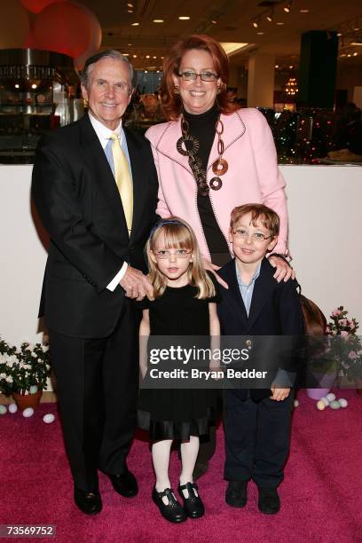 American Express' James Robinson, his wife Lynda and children Olivia and Nicholas attend the Society of Memorial Sloan-Kettering Cancer Center's 16th...