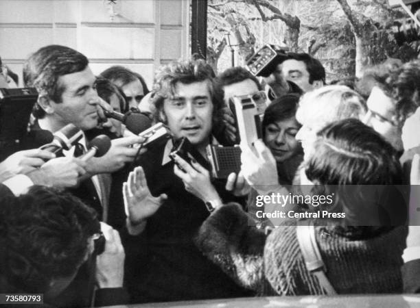 Javier Ruperez, a member of the Spanish Congress, returns home after his ordeal, having been kidnapped and released by the terrorist organisation...