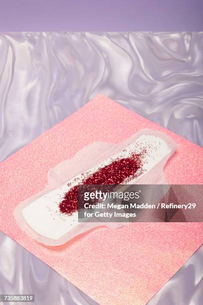 close up of pad - menstruation 個照片及圖片檔