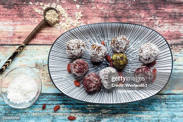 various bliss balls on platter - hemp seed fotografías e imágenes de stock