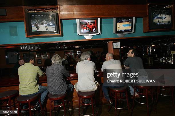81 Tele Bar Photos and Premium High Res Pictures - Getty Images 81 Tele Bar Photos and Premium High Res Pictures - Getty Images