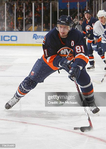 Miroslav Satan of the New York Islanders skates with the puck against the Toronto Maple Leafs on February 22, 2007 at Nassau Coliseum in Uniondale,...