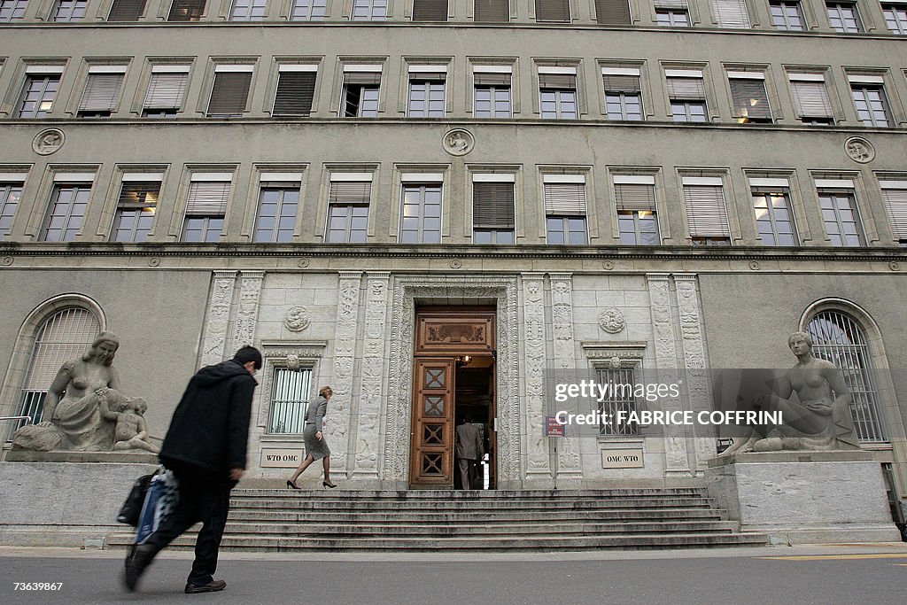 Officials arrive at World Trade Organiza...