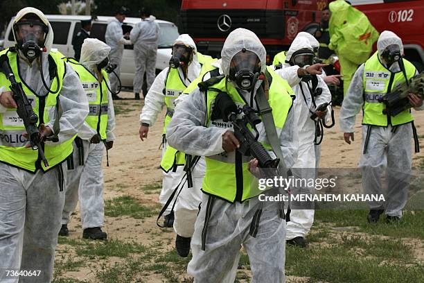 Otf Protection Israeli Defence Forces Train In Mock Urban Environment Photos and ...