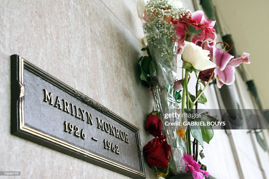 A view is seen of Marilyn Monroe's crypt...