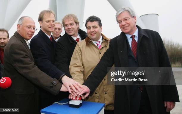 German Environment minister Sigmar Gabriel ,Ronald Mike Neumeyer enviroment senator of Bremen, Joerg Schulz governing major of Bremenhaven, Ingo de...