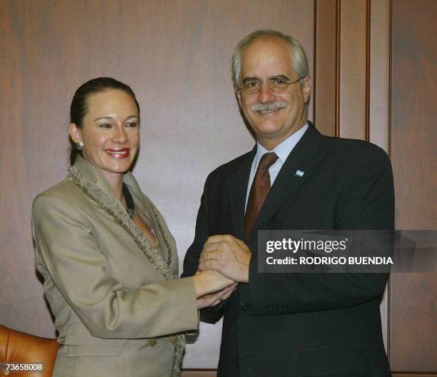 De Ecuador Maria Fernanda Espinosa Photos and Premium High Res Pictures ...