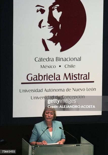 La presidenta de Chile Michelle Bachelet, habla durante la inauguracion de la catedra binacional "Mexico-Chile Grabriela Mistral" de la Poeta y...