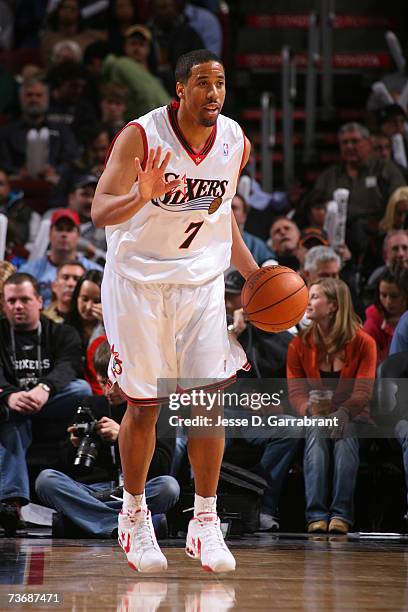 Andre Miller of the Philadelphia 76ers sets the play against the Seattle SuperSonics at Wachovia Center on March 7, 2007 in Philadelphia,...