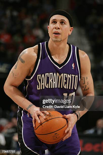 Mike Bibby of the Sacramento Kings shoots a free throw during the game against the Cleveland Cavaliers at Quicken Loans Arena on March 13, 2007 in...