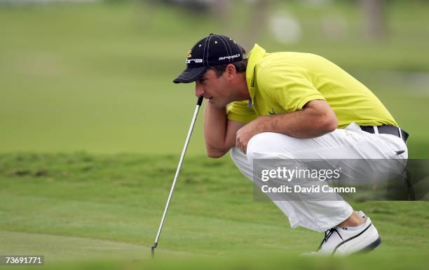 Jeff Ogilvy of Australia lines up a birdie attempt at the par 5, 1st hole during the third round of the 2007 World Golf Championships CA Championship...