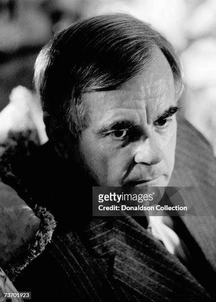 Writer/journalist Dominick Dunne poses for a photo shoot in 1986 at his residence in New York.