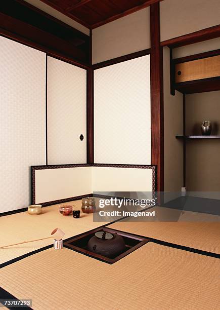 japanese tea-room - bamboo dipper - fotografias e filmes do acervo