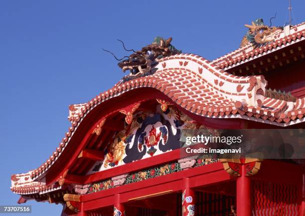 castle of shuri - shuri castle stock pictures, royalty-free photos & images