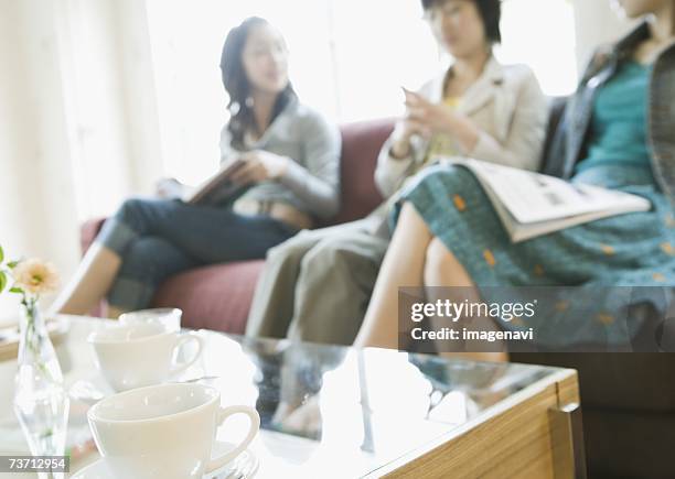 women having a pleasant talk - week three stock pictures, royalty-free photos & images