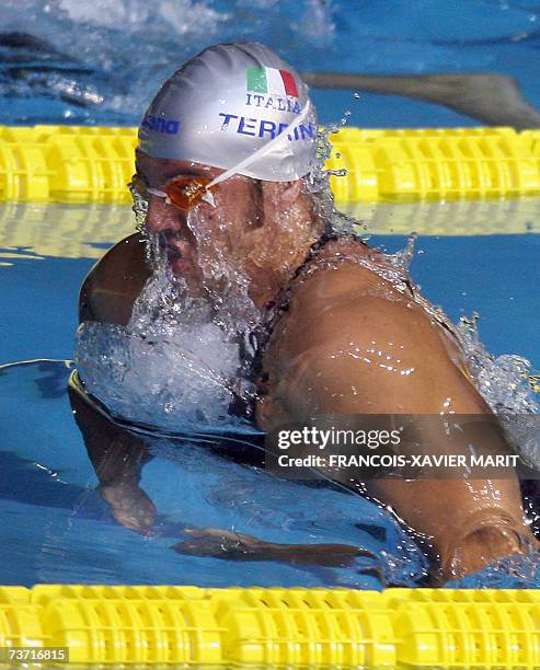 Italian Alessandro Terrin swims during the men's 50 meter breaststroke preliminary, 27 March 2007 in Melbourne at the 12th FINA World Swimming...