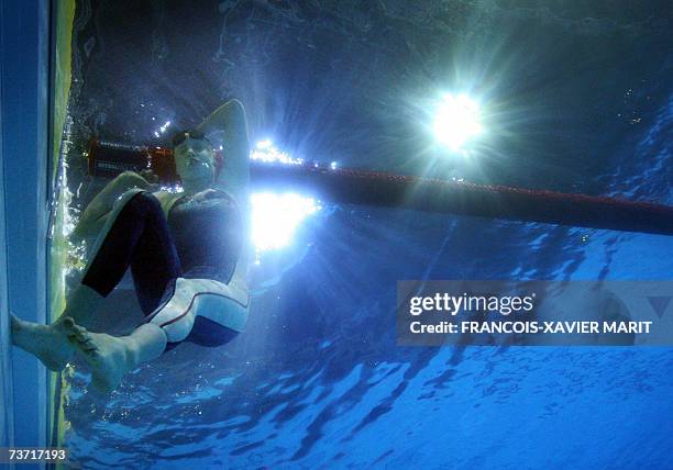 Underwater image showing US Linda MacKenzie 27 March 2007 at the 12th FINA World Swimming Championships. AFP PHOTO / FRANCOIS-XAVIER MARIT