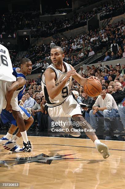 Tony Parker of the San Antonio Spurs dribble drives to the basket against the Los Angeles Clippers during a game at the AT&T Center on March 13, 2007...