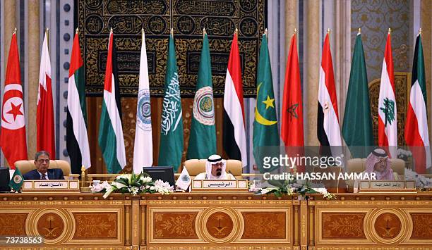 Arab League Secretary General Amr Mussa , Saudi King Abdullah bin Abdul Aziz and Saudi Foreign Minister Prince Saud al-Faisal attend the closing...