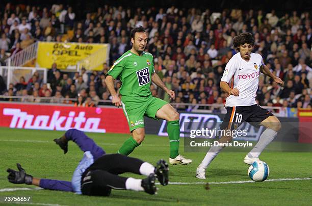 Angulo Goal 113 Valencia Cf Miguel Angel Angulo Photos & High Res Pictures - Getty ...