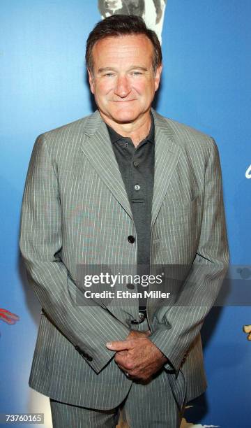 Actor/comedian Robin Williams arrives at the premiere of "Monty Python's Spamalot" at The Grail Theater at the Wynn Las Vegas March 31, 2007 in Las...