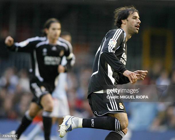 Real Madrid's dutch Ruud Van Nistelrooy celebrates after scoring against Celta Vigo during their spanish first League football match at the Balaidos...