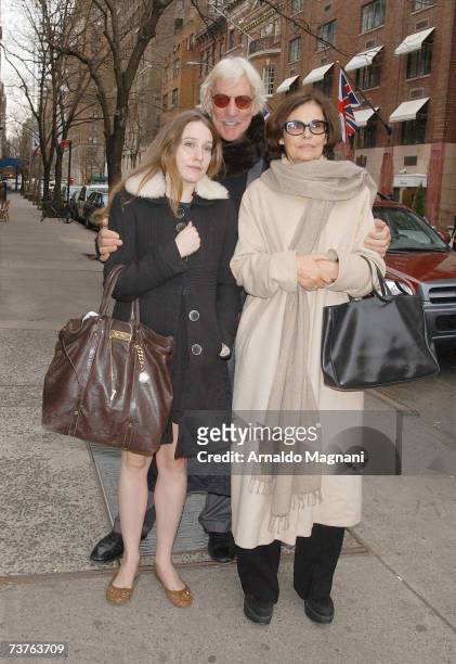 Donald Sutherland poses with Sarah Sutherland and Francine Racette in midtown on April 1, 2007 in New York City.