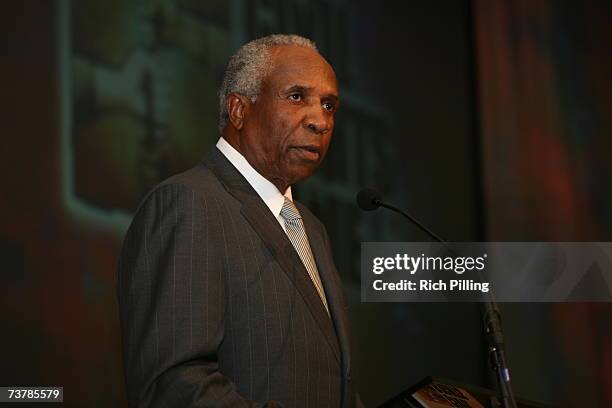 Frank Robinson speaks during the MLB Beacon Awards Luncheon at the Peabody Hotel in Memphis, Tennessee on March 31, 2007.