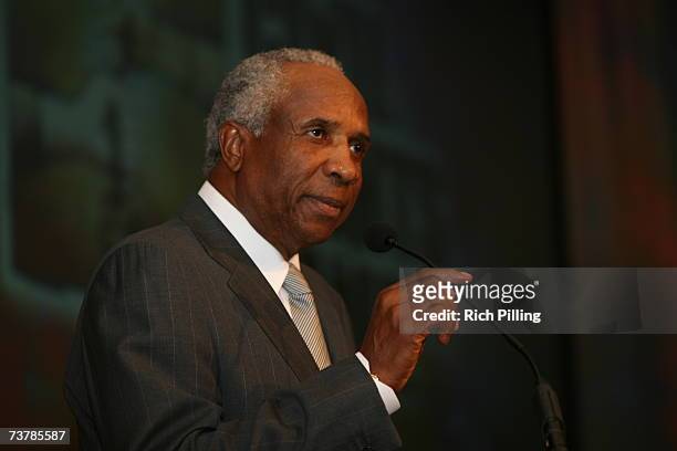 Frank Robinson speaks during the MLB Beacon Awards Luncheon at the Peabody Hotel in Memphis, Tennessee on March 31, 2007.