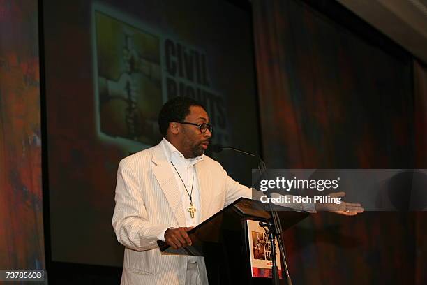 Spike Lee speaks during the MLB Beacon Awards Luncheon at the Peabody Hotel in Memphis, Tennessee on March 31, 2007.