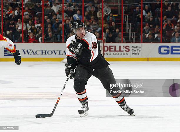 Mike Richards of the Philadelphia Flyers skates during the game against the Florida Panthers on March 8, 2007 at the Wachovia Center in Philadelphia,...