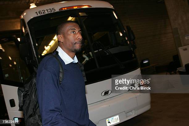 Amare Stoudemire of the Phoenix Suns arrives to face the San Antonio Spurs at the AT&T Center on April 5, 2007 in San Antonio, Texas. NOTE TO USER:...