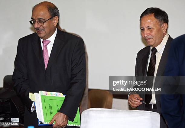 Pakistan. Kamran Ror Pakistani Defence Secretary Kamran Rasool and his Indian counterpart ...