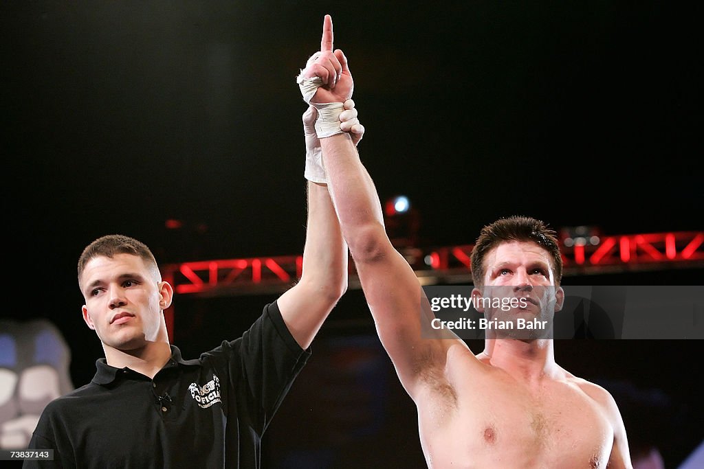 IFL Match: Bristol Marunde v John Kading