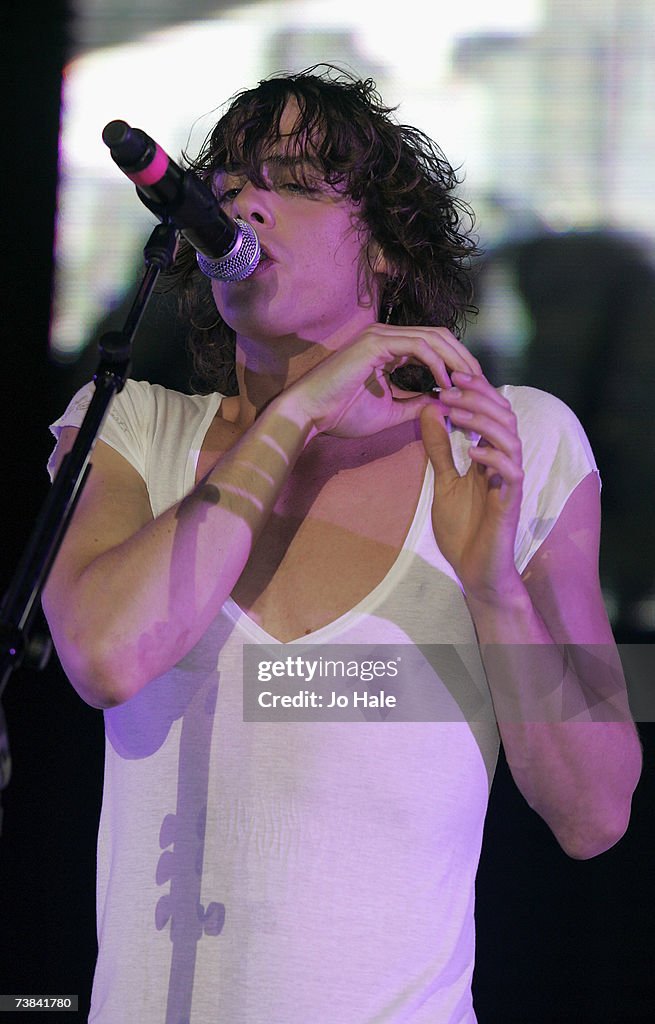 Johnny Razorlight Q Johnny Borrell of Razorlight completes the UK arena tour at Earlks ...