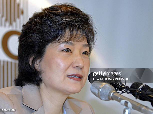 Park Geun-Hye, an opposition party front-runner in the presidential race, speaks during a news conference in Seoul, 09 April 2007. Park said South...