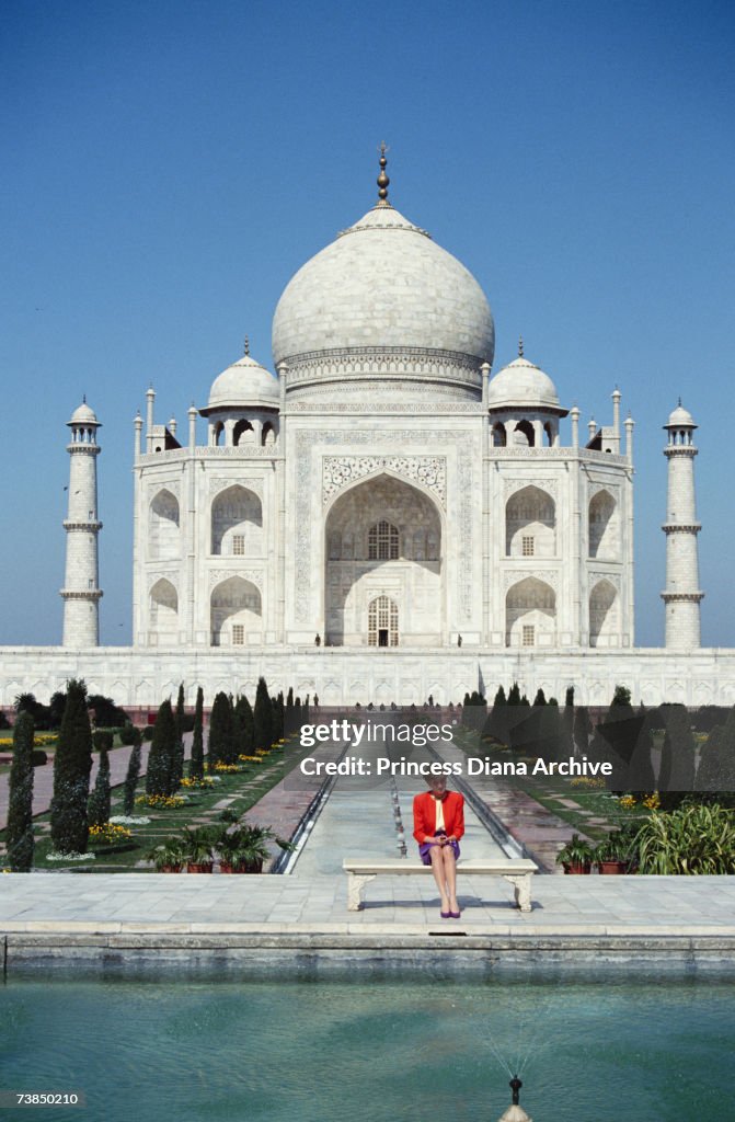 Diana At Taj Mahal