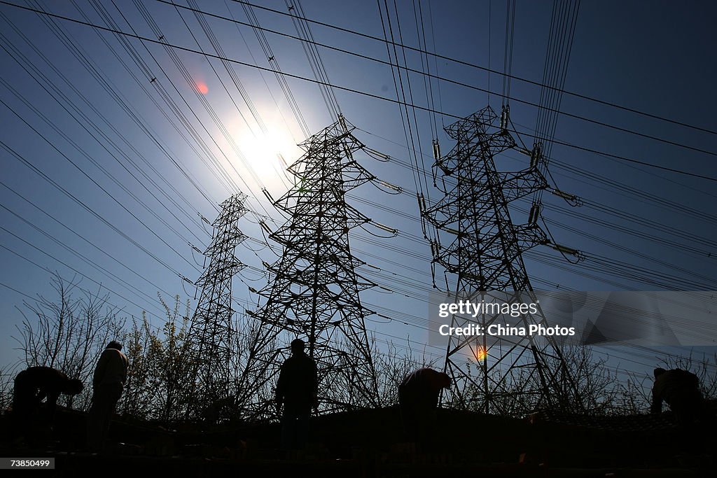 China's Power Generation Capacity To Reach 700 Gigawatts